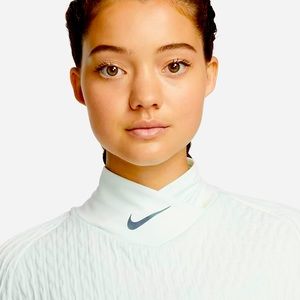 Nike Therma-FIT Run Division Women's Size M Barely Green / Black